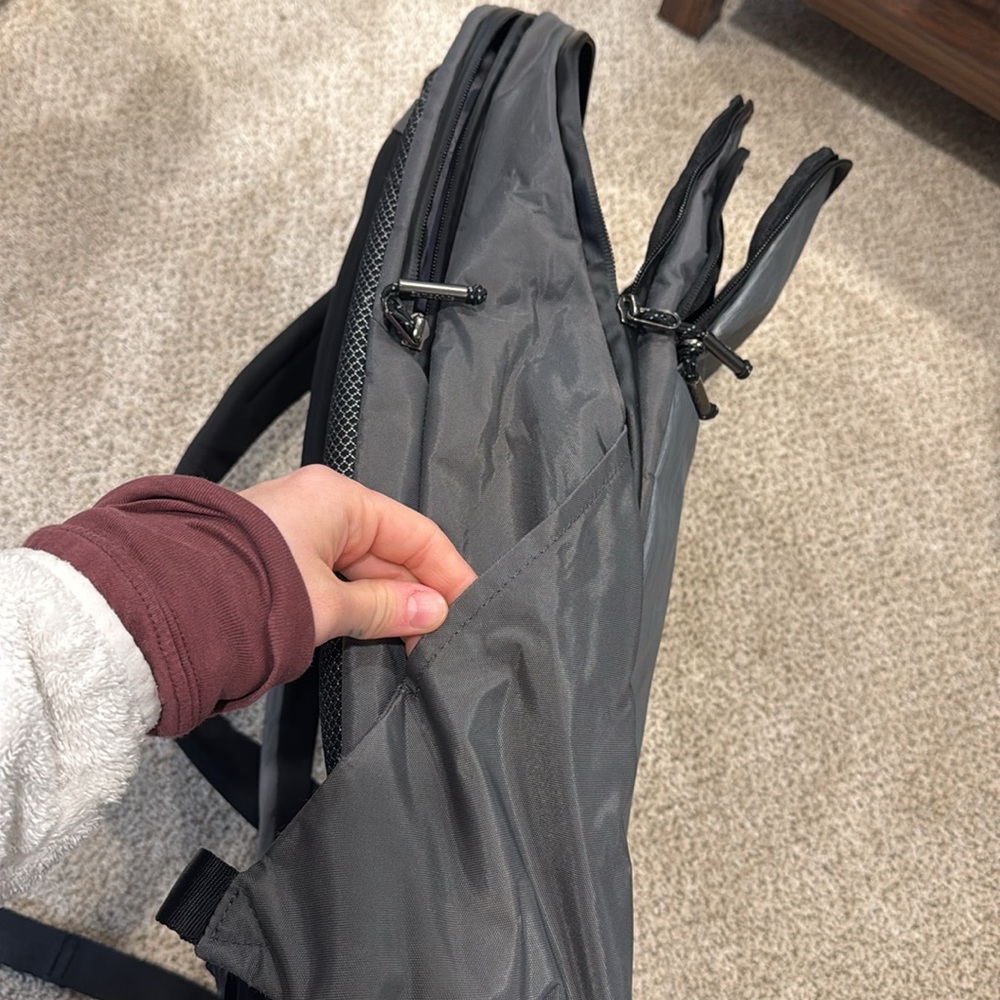 Samsonite backpack - Picture 6 of 9